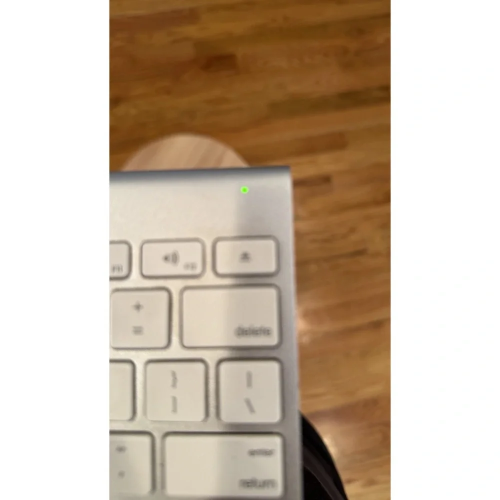 Apple A1314 Wireless Keyboard - MC184LL/B‎